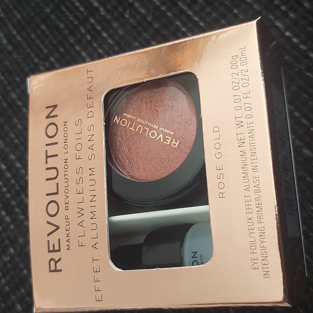 New makeup revolution‎ flawless foils rose gold